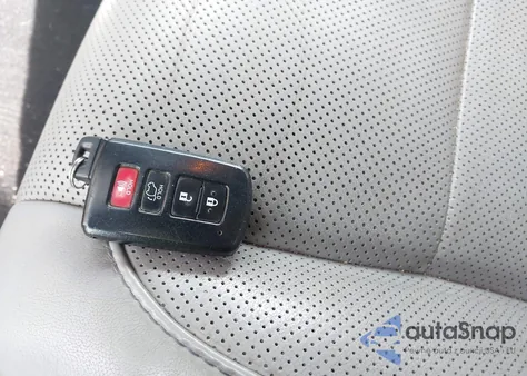 2015 Toyota Highlander Limited V6 z USA, uszkodzony, nr VIN 5TDDKRFH5FS197279